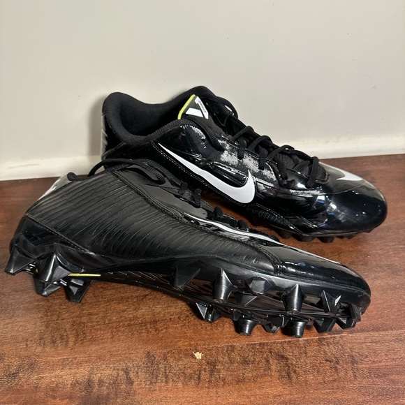 nike vapor strike football cleats